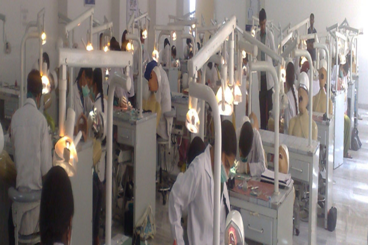 Adesh University, Bathinda Dental Lab of Adesh University Bhatinda